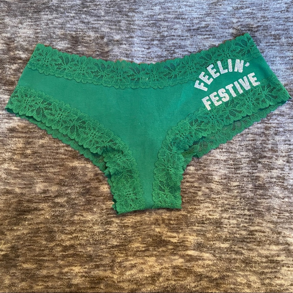 VS Pink Feelin‎ Festive Lace Sparkle Panty